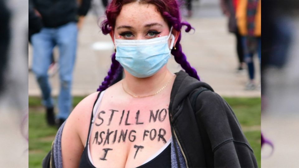 Die stärksten Protest-Plakate zum Fall Sarah Everard – und warum diese so wichtig sind Die stärksten Protest-Plakate zum Fall Sarah Everard – und warum diese so wichtig sind