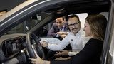 Mercedes punktet bei der Beratung im Autohaus