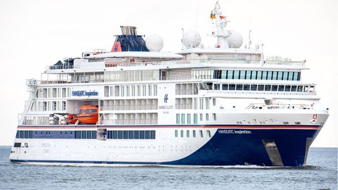 Die "Hanseatic Inspiration" auf der Elbe