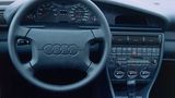 Das Audi C4 100 Sport Edition Cockpit unterschied sich von dem Interieur der Quattro-Modelle
