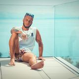 Eugen, 28, aus Essen  "Nanu? Den kenn ich doch!", wird sich sicher mancher Zuschauer beim Anblick von Eugen denken. Der 28-Jährige nahm bereits an der zweiten Staffel von "Temptation Island" teil. Schon da fiel der gebürtige Sibirier mit seinem gut gebauten Körper auf. Kein Wunder: Eugen ist Fitnessmodel und war schon Deutscher Meister im Kickboxen.