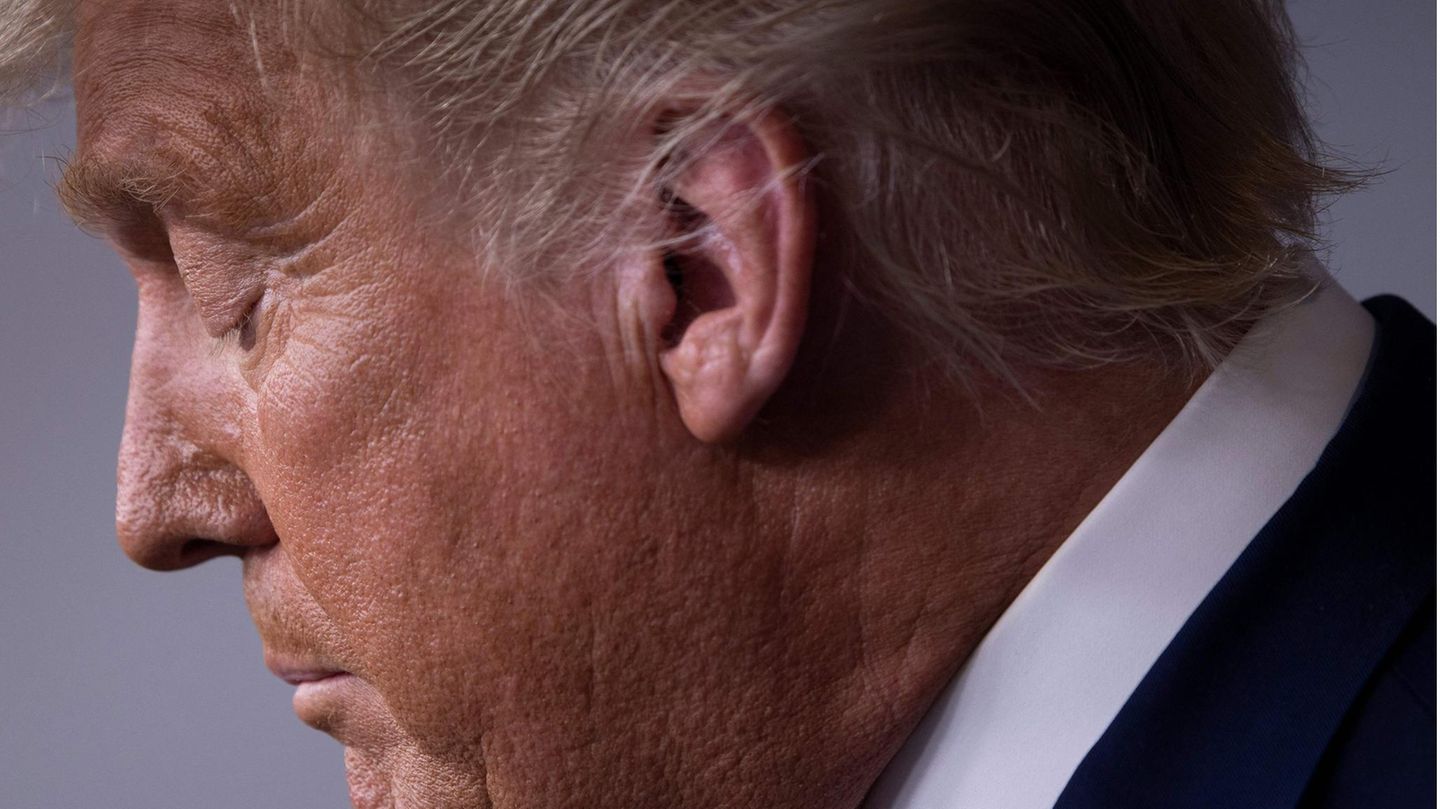 Ein Foto von Donald Trump im seitlichen Profil