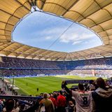 Wenn nicht gerade, wie auf diesem Bild, ein Bundesligaspiel ansteht, wird die Arena auch für Konzerte genutzt. Die Rolling Stones, Shakira und Herbert Grönemeyer, waren allesamt bereits Gast im Volksparkstadion.
