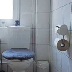 Bideo montiert im Badezimmer
