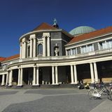 Universität Hamburg: Ab 1908 konnte man das Fach “Kolonialwissenschaft” studieren. Im ersten Semester wurden 58 Studenten auf ihr Leben in den Kolonien vorbereitet.