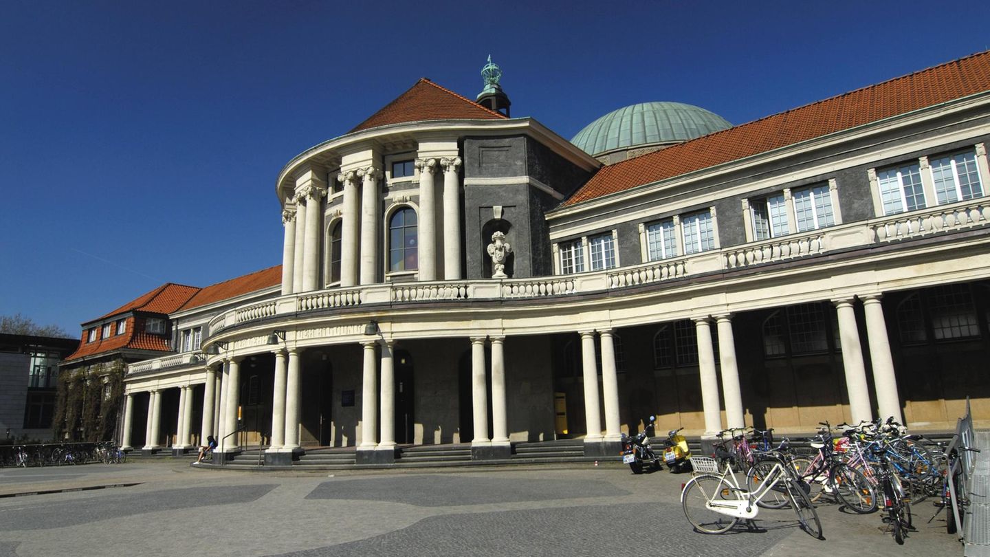 Universität Hamburg: Ab 1908 konnte man das Fach “Kolonialwissenschaft” studieren. Im ersten Semester wurden 58 Studenten auf ihr Leben in den Kolonien vorbereitet.