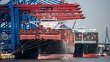 Der Hafen ist wohl DAS Symbol Hamburgs. Über die Zeit hat der Hafen sein Aussehen stark verändert. Ende des 12. Jahrhunderts befand sich der Hafen noch am heutigen Nikolaifleet.