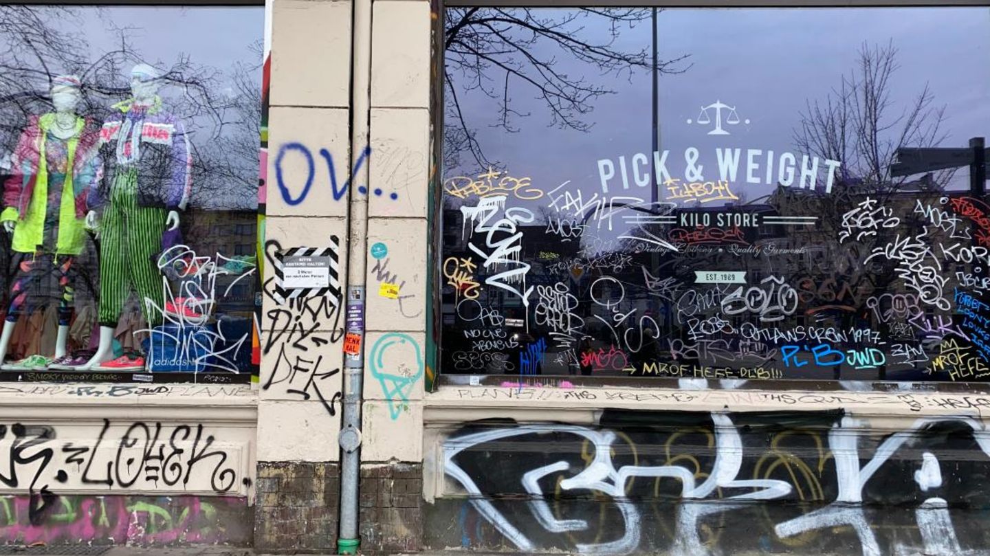 In der Marktstarße bietet Pick N Weight eine große Auswahl an Modeklassikern der vergangenen Jahrzehnte, US-Brands und Designerstücken – ein Einkaufserlebnis auf über 500 Quadratmetern.