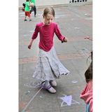 Platz 4: Die bekannte Hamburger Fotografin Gesche-M. Cordes, die seit Jahren jüdisches Leben mit der Kamera dokumentiert, hat diesen Moment eines Kindes festgehalten und nennt ihr Bild "Im Spiel versunken, hüpfen um den Davidstern".