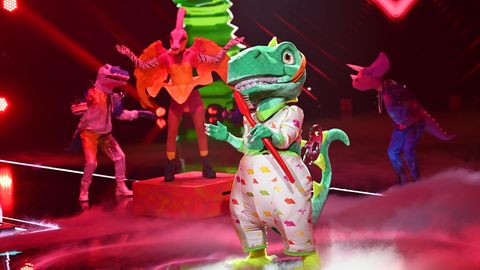 Die Figur "der Dinosaurier" tritt im Finale der ProSieben-Show "The Masked Singer" auf.