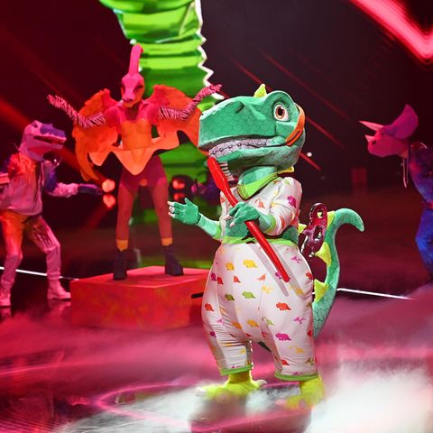 Die Figur "der Dinosaurier" tritt im Finale der ProSieben-Show "The Masked Singer" auf.