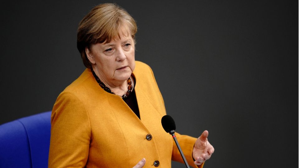 Befragung im Bundestag: Merkel verteidigt Corona-Beratungen: "Runden mit Ministerpräsidenten sind notwendig" Befragung im Bundestag: Merkel verteidigt Corona-Beratungen: "Runden mit Ministerpräsidenten sind notwendig"
