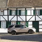 Der Land Rover Discovery kostet mindestens 67.022,64 Euro