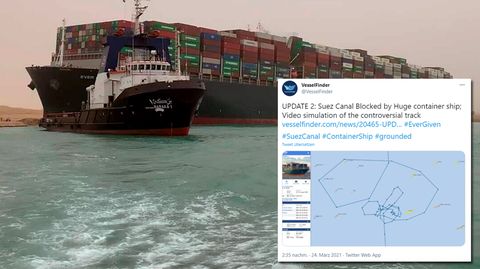 Frachter im Suezkanal