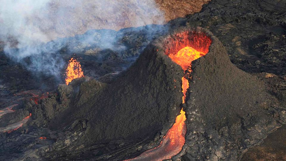Spektakuläre Aufnahmen Zeigen Vulkanausbruch Auf Island Video Sternde 