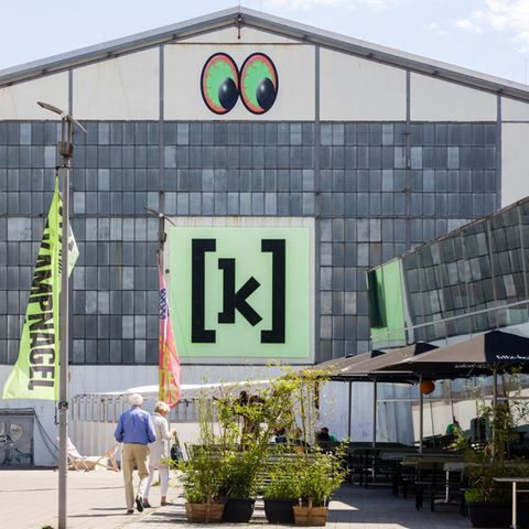 Kampnagel ist ein Zentrum für zeitgenössische darstellende Künste. Das vielfältige Angebot reicht von internationalen Musik-Acts über moderne Theatervorführungen bis hin zu Partys.
