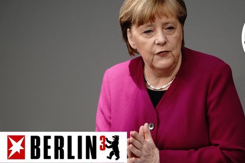 "Wir sind alle müde, wir sind mürbe." So beginnt Bundeskanzlerin Angela Merkel ihre Regierungserklärung.