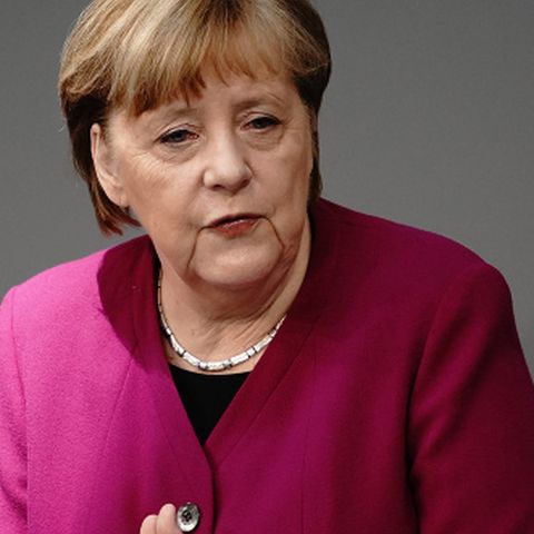 "Wir sind alle müde, wir sind mürbe." So beginnt Bundeskanzlerin Angela Merkel ihre Regierungserklärung.