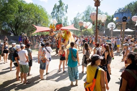 2019 tanzten die Feiernden noch vor den Bühnen des Fusion-Festivals