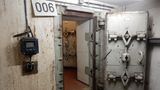 Diesen atomsicheren Bunker im Märkisch-Oderland östlich von Berlin kann man nur im Rahmen einer Führung besichtigen. Der Atombunker Garzau aus dem Jahre 1976 diente der Nationalen Volksarmee der DDR als Organisations- und Rechenzentrum.