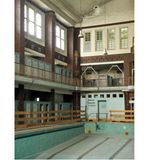 Das Lichtenberger Hubertusbad war das erste deutsche Volksbad, das nach dem Ersten Weltkrieg geplant und gebaut wurde. Die im expressionistischen Stil gehaltene Männerschwimmhalle musste wegen Bauschäden 1988 schließen, 1991 die gesamte Einrichtung.