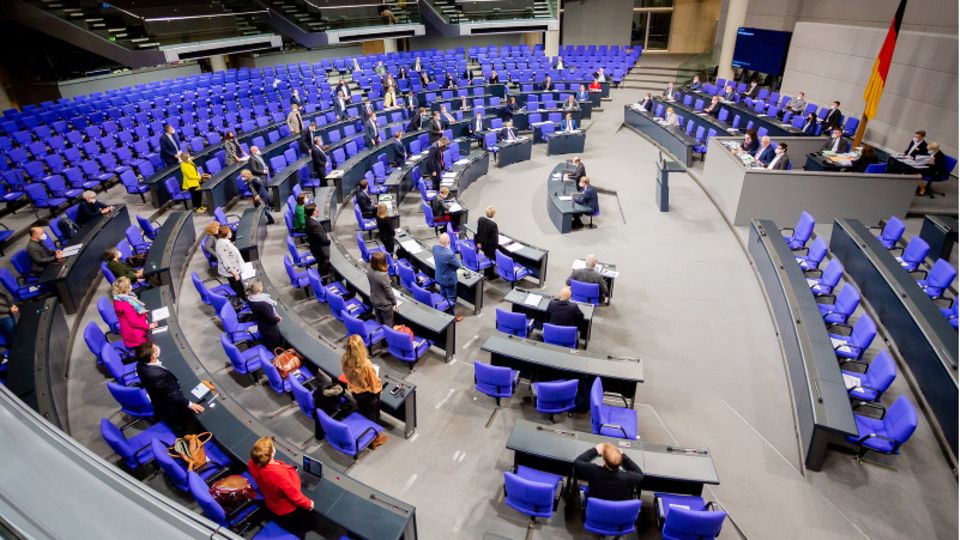 Abgeordnete bei einer Abstimmung im Bundestag