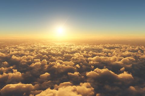 Wolken können die Erde vor zu viel Sonne schützen. 