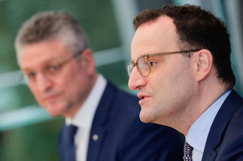 Bundesgesundheitsminister Jens Spahn (r.) und RKI-Präsident Lothar Wieler in Berlin
