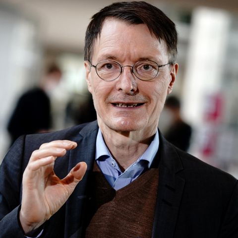 SPD-Gesundheitsexperte Karl Lauterbach: "Dass jetzt immer mehr versuchen, unter dem Deckmantel eines Modellprojekts Öffnungen zu beschließen, wird das exponentielle Wachstum vorantreiben."