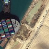 Als ob die "Ever Given" einen Abstecher in die Wüste unternehmen will: Am 23. März passierte das Drama bei schlechter Sicht in einem Sandsturm.