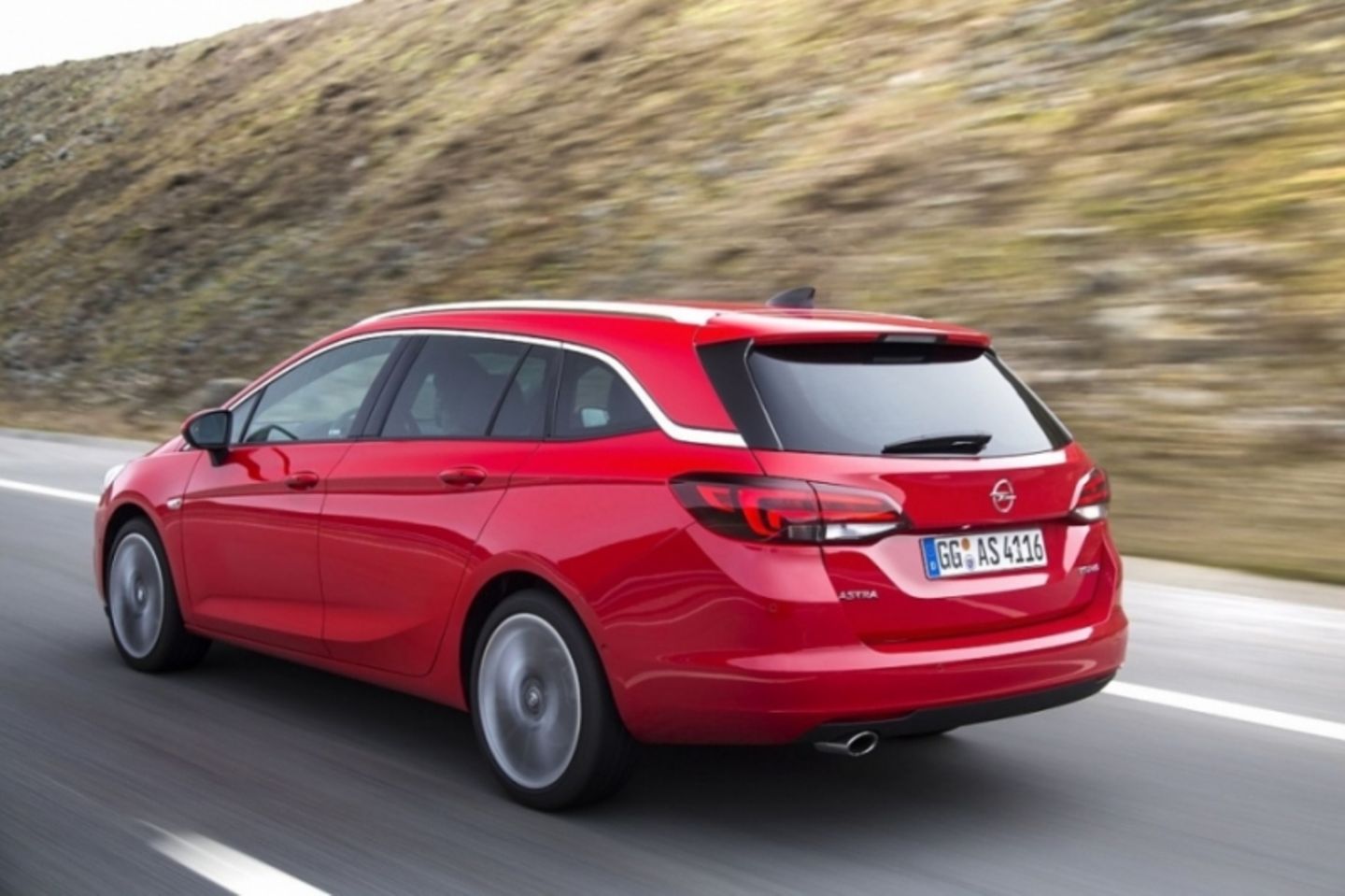 Auch die nächste Generation des Opel Astra wird einen Sports Tourer im Angebot haben
