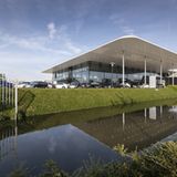 Das Ambiente der Autohäuser verändert sich deutlich