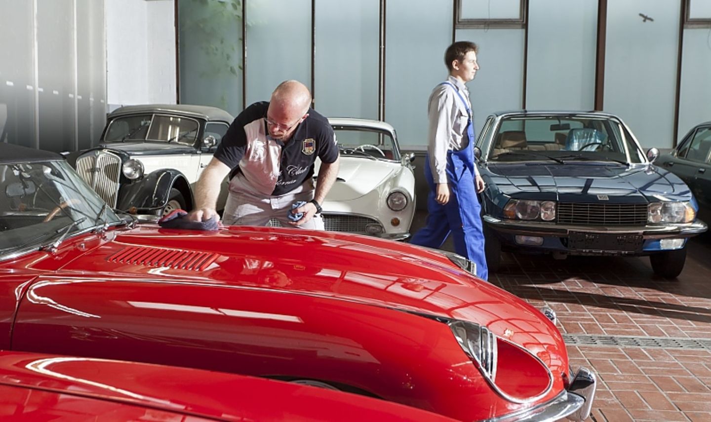 Wartung und Inspektion klassischer Automobile werden auch in Zukunft im Autohaus stattfinden