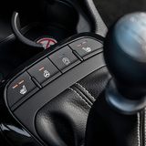 Die Fünfgang-Handschaltung hat lange Wege