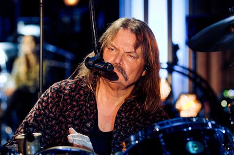 Leslie Mandoki am Schlagzeug beim Konzert mit den Mandoki Soulmates