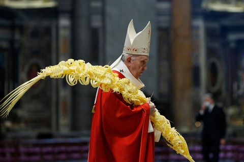 Papst Franziskus feiert die Messe zum Palmsonntag im Vatikan