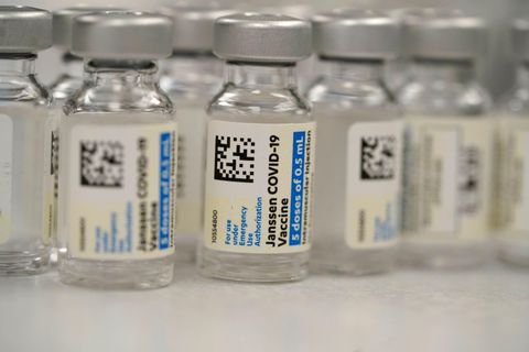 Fläschchen des Corona-Impfstoffs von Johnson & Johnson
