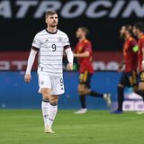 Das Debakel im Testspiel gegen Spanien im vergangenen November in Sevilla ist noch in guter Erinnerung. Angesichts der 0:6-Niederlage kann Timo Werner nur noch tief durchatmen, der Auftritt der Mannschaft ist erschütternd. Die Niederlage führt am Ende dazu, dass Joachim Löw seinen Rücktritt ankündigt, aber erst nach der EM.