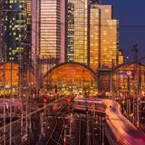 Platz 5 mit 96 Punkten: Frankurt Hauptbahnhof, Deutschland  Dieser Bahnhof gehört zu den meistfrequentierten in Europa. Der Verbraucherschutz-Organisation Consumer Choice Center fiel die hohe Anzahl von Verbindungen und Restaurants positiv auf.