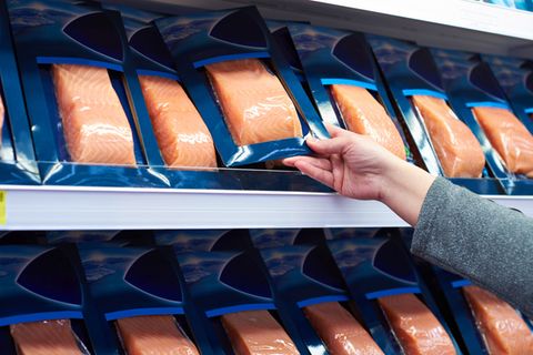 Lachs im Supermarkt