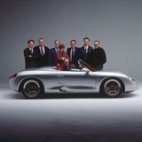 Porsche Chefdesigner Harm Lagaay im Auto und sein Team