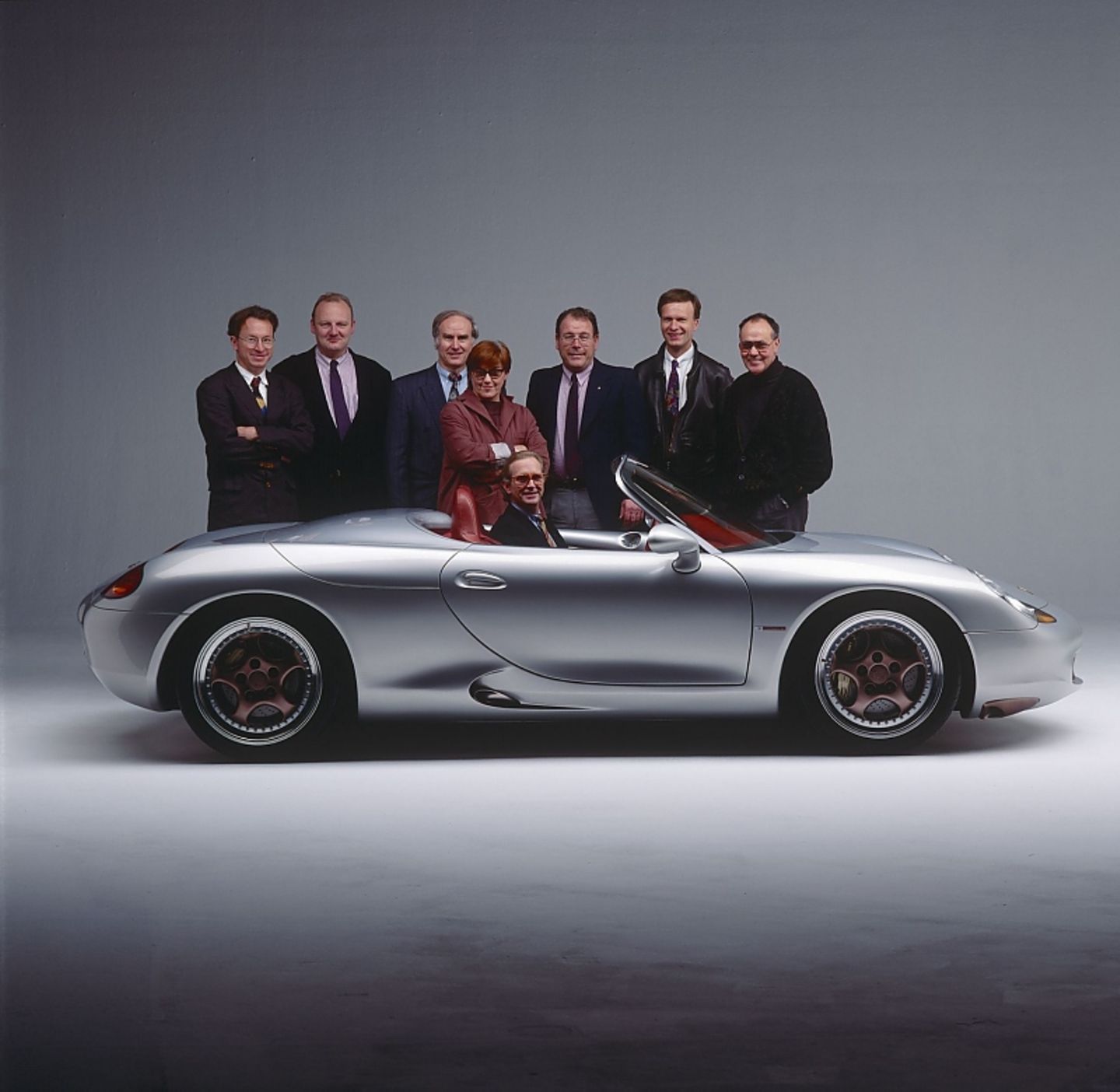 Porsche Chefdesigner Harm Lagaay im Auto und sein Team