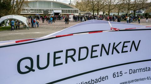 Eine Kundgebung der Querdenker in Darmstadt