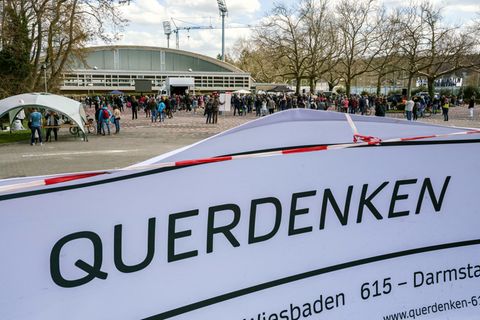 Eine Kundgebung der Querdenker in Darmstadt