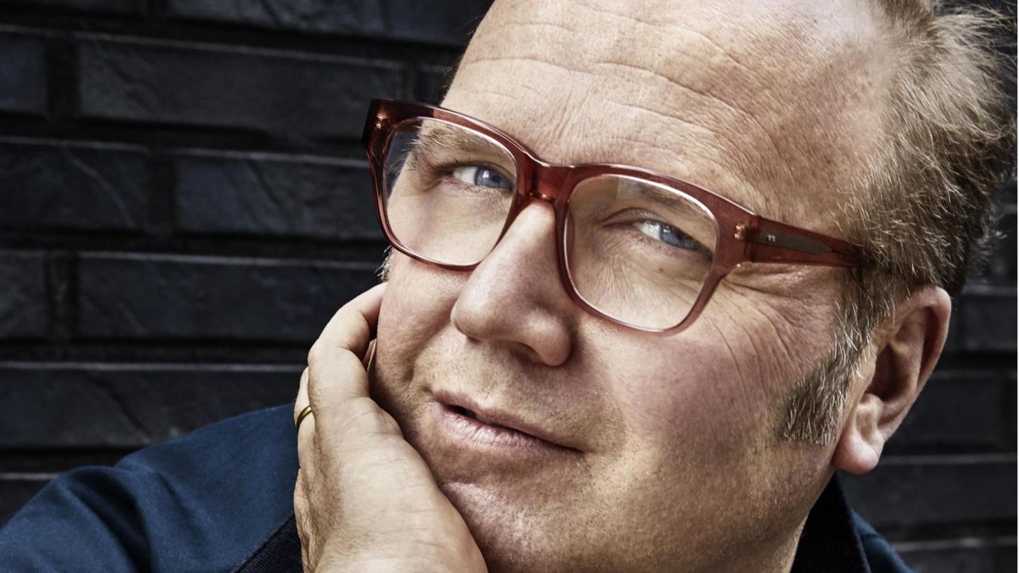Autor Till Raether "Erst mit 40 habe ich mich dem Problem gestellt. Es beschäftigt mich bis heute“: Till Raether, 52