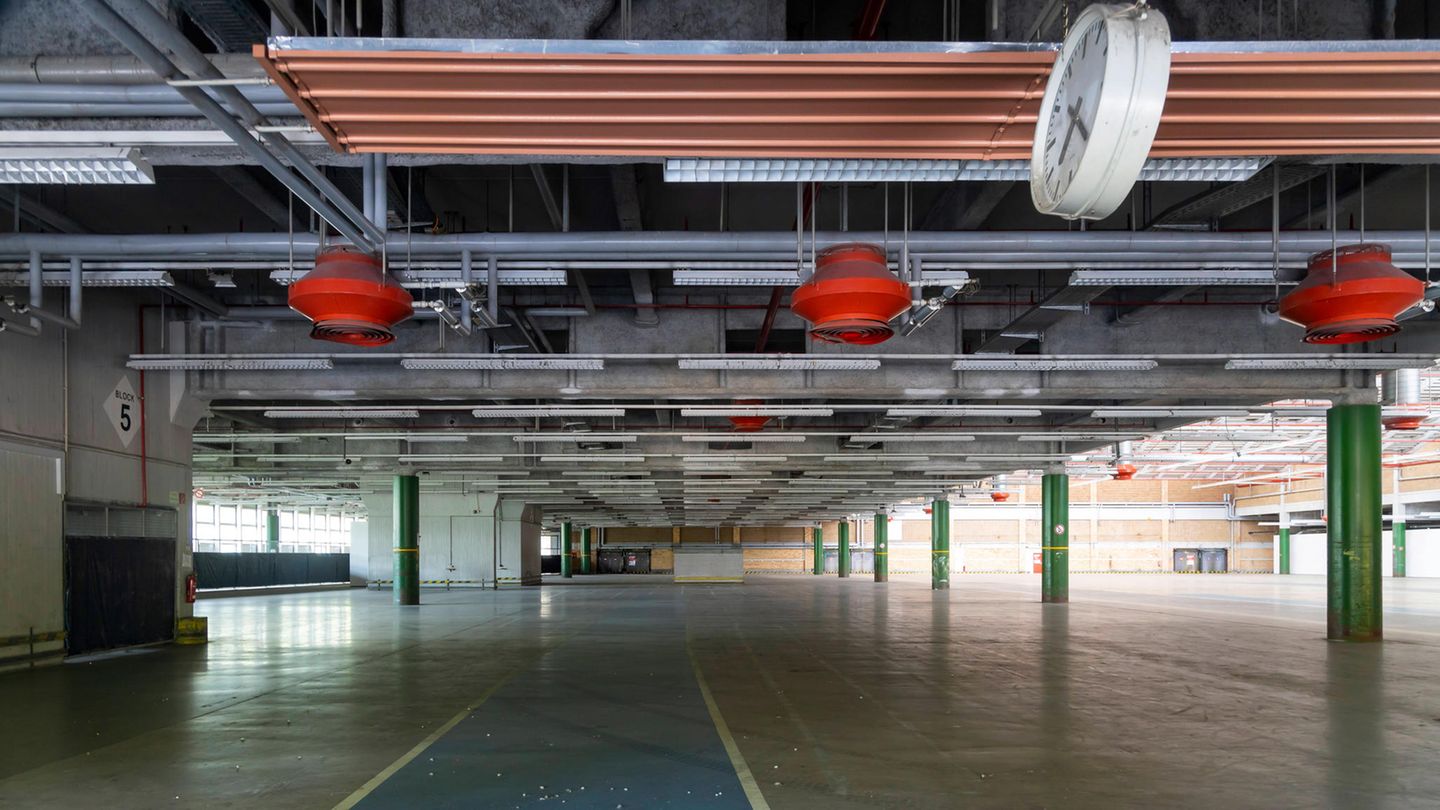 Zu den Lost Places der Moderne gehört die leerstehende Posthalle im Paketverteilungszentrum der DHL an der Ehmannstraße in Stuttgart.
