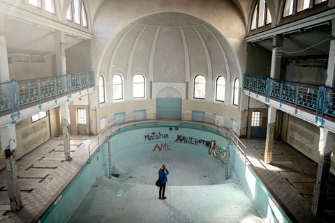 Das Stadtbad in Berlin-Steglitz, einst Vorzeigeprojekt der preußischen Landgemeinde Steglitz, wurde 1908 eröffnet. Im vergangenen Herbst wurde die Suche nach Interessenten für die künftige Nutzung des denkmalgeschützten Gebäudes gestartet.
