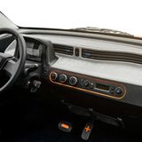 Reduziert auf das Notwendige - doch wer wird bei dem Preis über Hartplastik meckern.