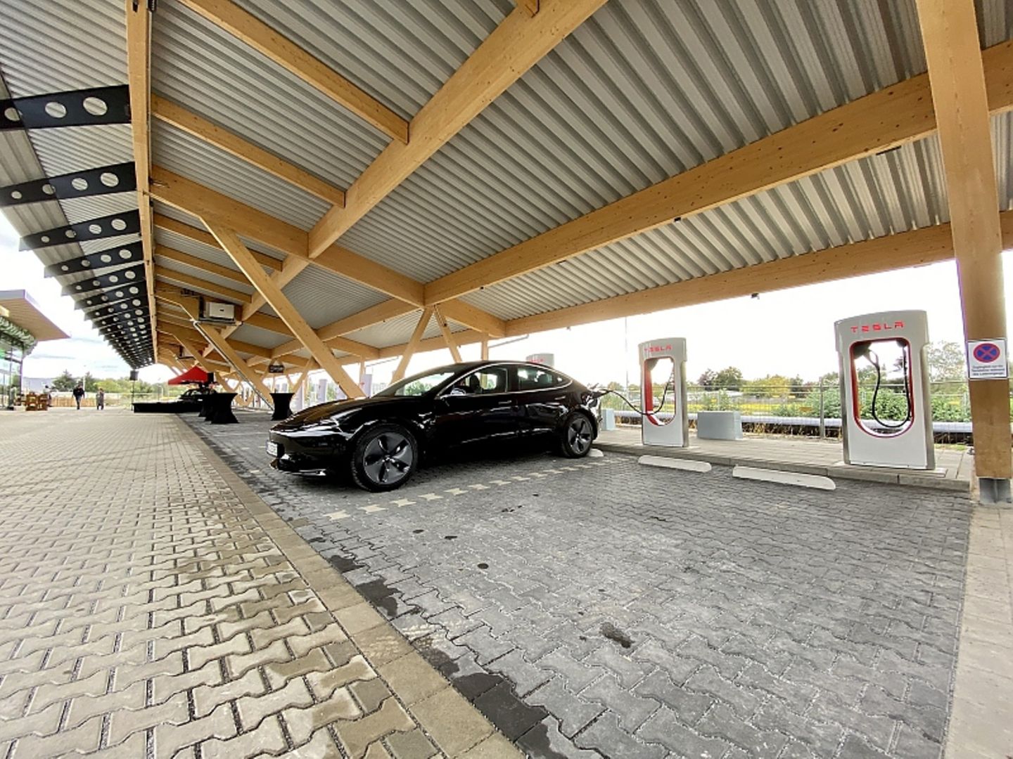 Tesla Lader Kreuz Hilden Tesla Lader Kreuz Hilden