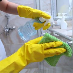 Es ist wichtig, die Dusche regelmäßig zu reinigen